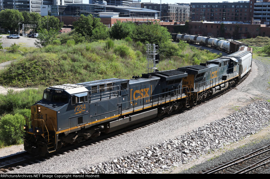 CSX 7234 & 7227 lead train F741-03 southbound